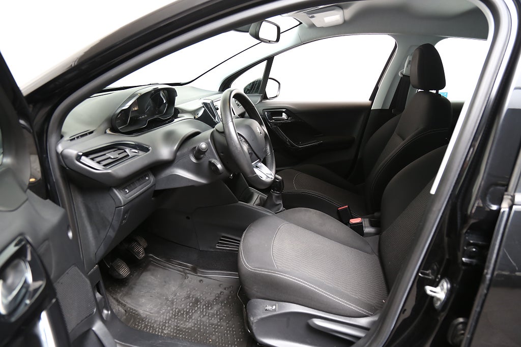 Peugeot 208 1,2 PureTech 82hk Active 5-dörrar Motorv Dragkrok 2017
