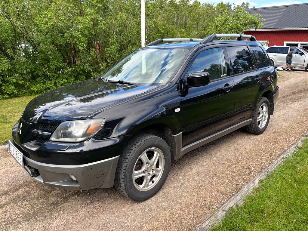 Mitsubishi Outlander 2.0 4WD / Jaktbil / Nybesiktad/ 15107 mil