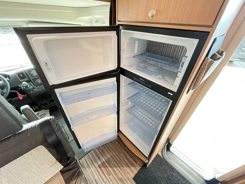 Sun Living A 49 DP / AC bodel / Solcell / B-körkort/6 bältad - Sun Living