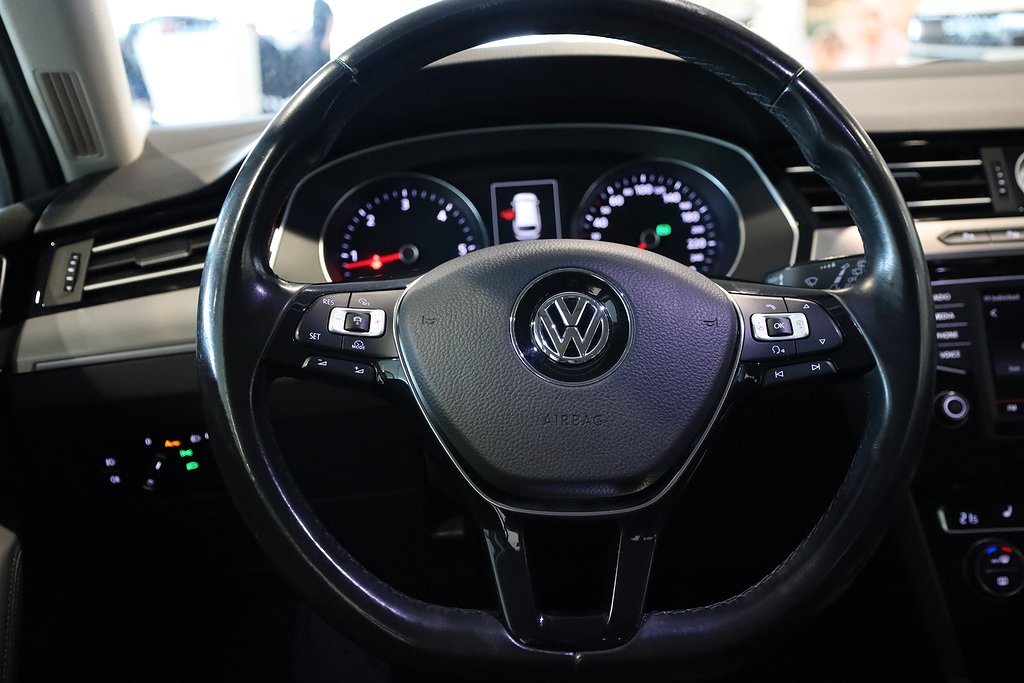Volkswagen Passat 2,0 TDI 190HK R-line DSG 4M Drag Kamera 2016