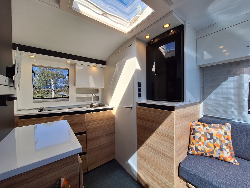 Adria Action 361 LH Dinette, Tält, Pluspaket