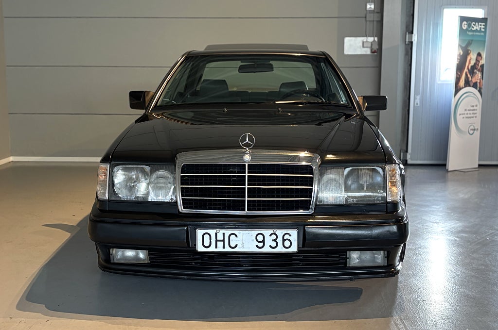 Mercedes-Benz 300 CE Coupé taklucka Skinn Svensksåld Rak 6a