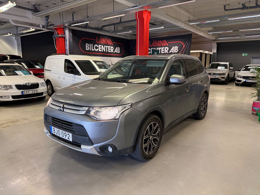 Mitsubishi Outlander 2.2 Di-D 4WD Comfort Drag Motorvärmare Kamera