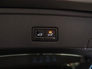 SUV Volkswagen Touareg 25 av 26