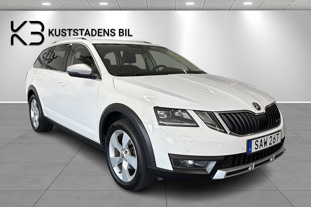 Skoda Octavia Scout 2.0 TDI SCR 4x4 Premium Dragkrok Kamera Värmare