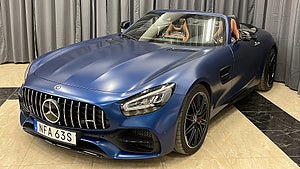 Mercedes-Benz AMG GT C Roadster har en V8-motor på 557 hästkrafter. 