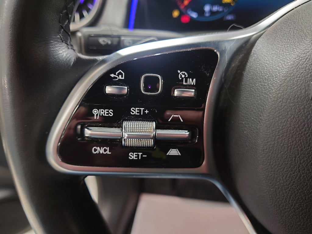 Mercedes-Benz GLB 2023 - miniatyr 14