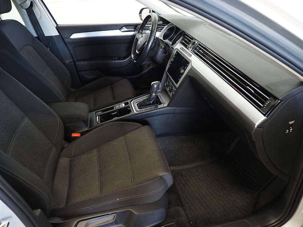 Volkswagen Passat Sportscombi 1.4 TSI 150hk Dragkrok Kamera 2018