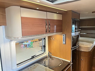 Husbil-halvintegrerad Hymer T 674 SL 18 av 30