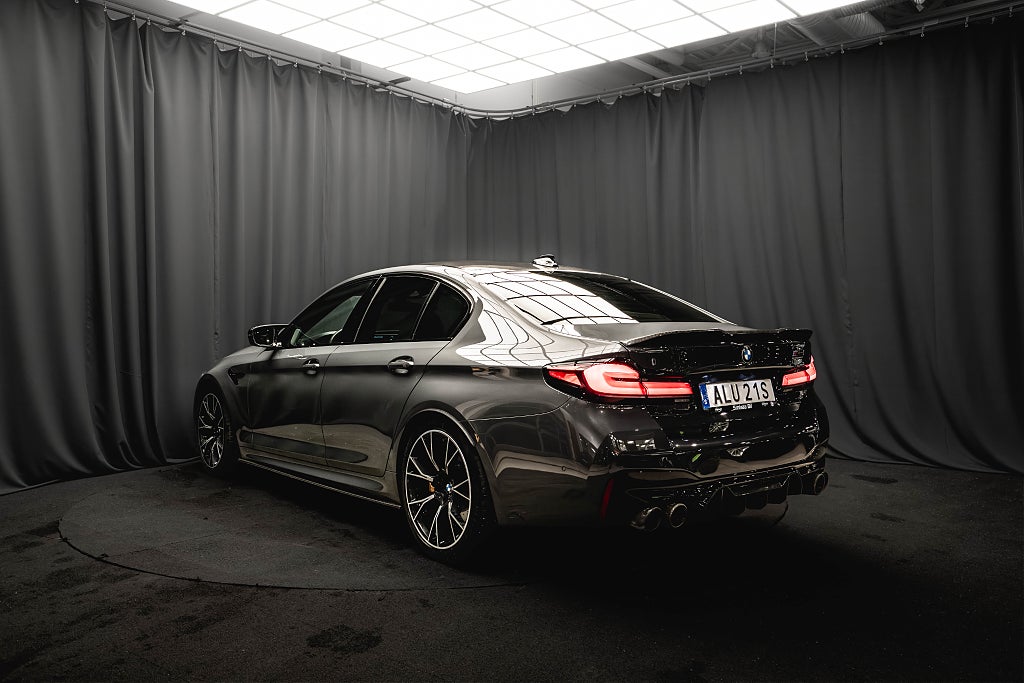 BMW M5 Competition KERAMISKA B&W KOLFIBER LASER MOMS 625hk