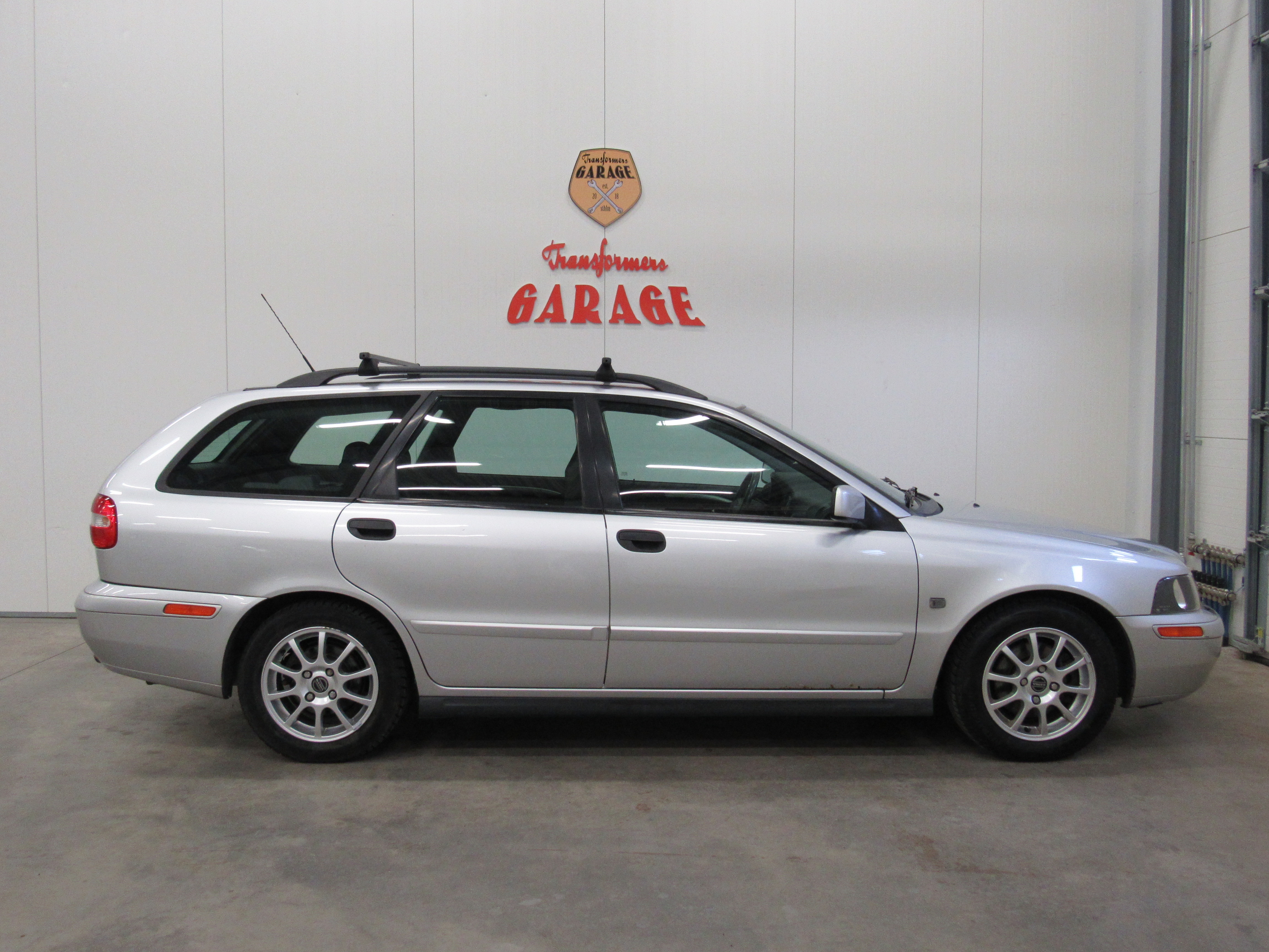 Volvo V40 1.8 122hk Drag 2004, bild 2/36