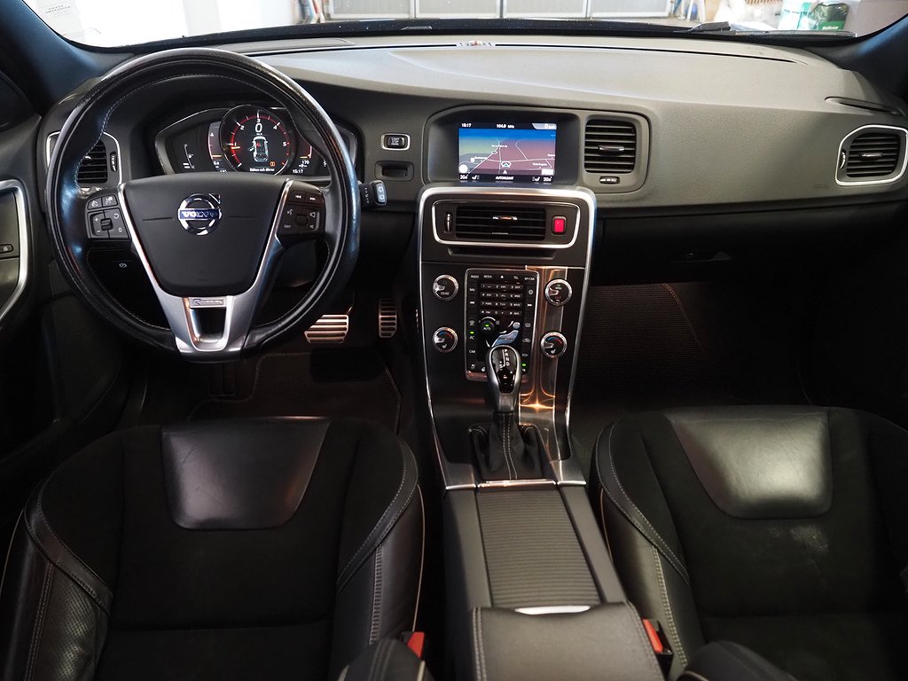 Volvo V60 D4 190hk Geartronic R-Design |Drag|Navi|Kamera| 2017