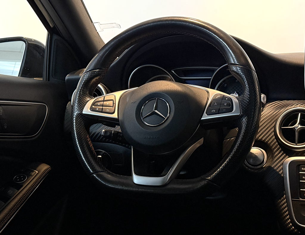 Mercedes-Benz A 200 d 7G-DCT AMG Line PANORAMA NIGHT PACK B-KAM