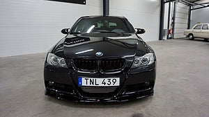 BMW 335 har modifierats så att den levereras 554 hästkrafter på hjulen och 711 Nm på hjulen. 