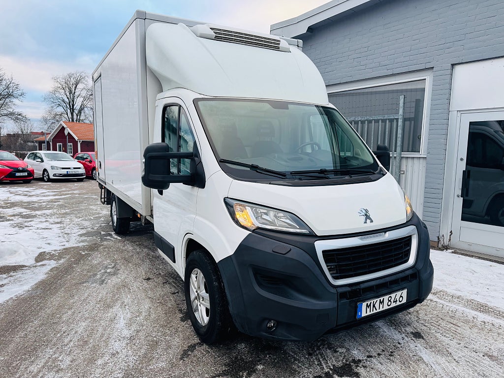 Peugeot Boxer Chassi Cab 335 2.0 HDI 163HK KYLBIL MED BAKGAVELLIFT