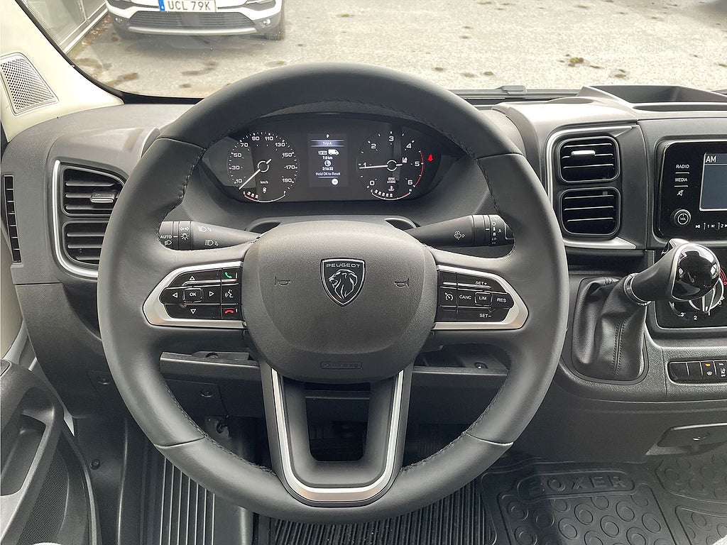 Bild på Peugeot Boxer BlueHDi 140hk Aut L2H2 - DEMO
