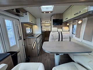 Husbil-integrerad Bürstner Aviano 690 Luftfjädring! Långbädd! Endast 6,99m! 6 av 20