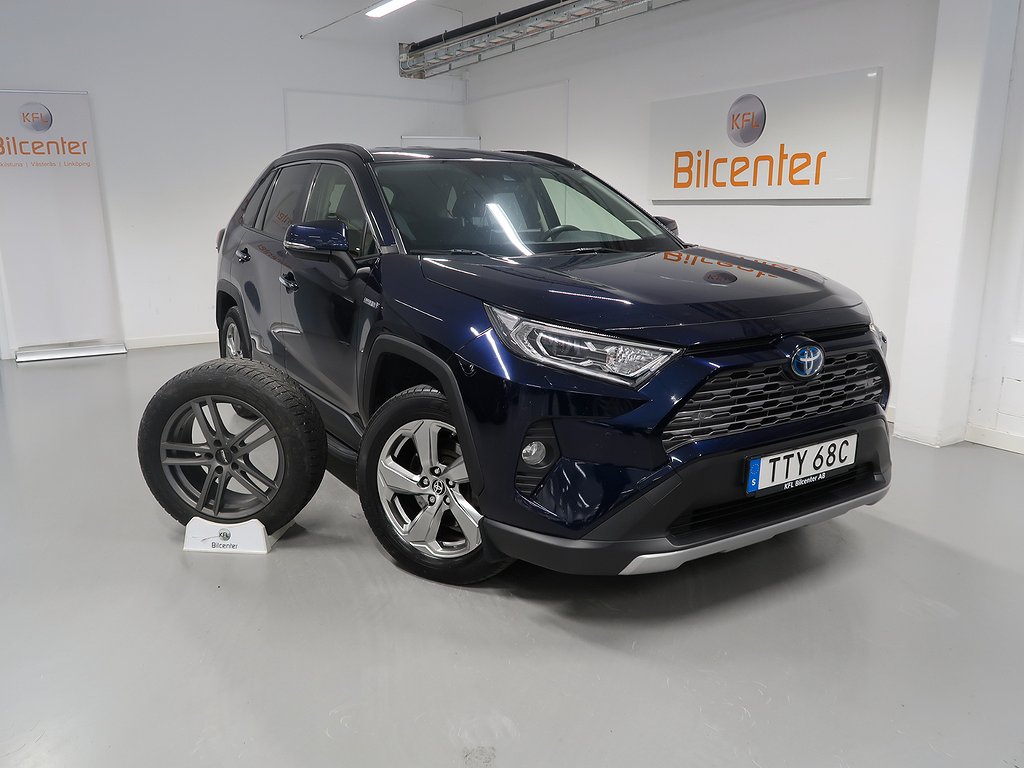 Toyota RAV4 Hybrid AWD Executive V-Däck ingår JBL-Kamera-Skinn-Elstol-Carpla