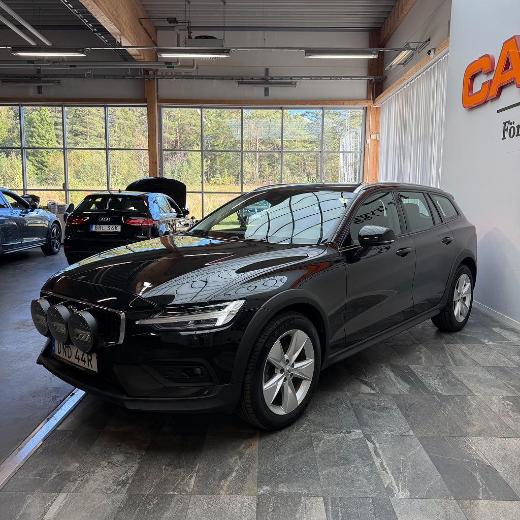 Volvo V60 Cross Country B4 AWD Advanced SE H&K Navigation Backkamera D