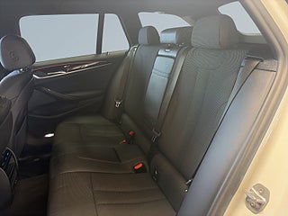 BMW 520d xDrive Touring Sport line Drag Bkamera S&V-däck Rvärme – bild 13