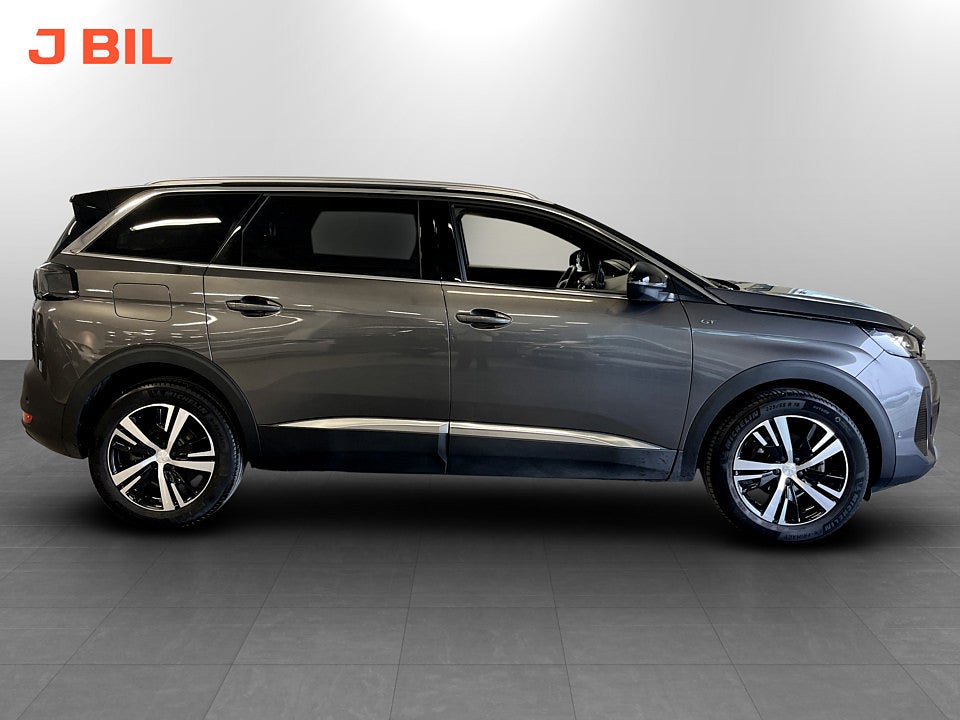 Bild på Peugeot 5008 GT 1.2 PT 130hk Aut 7-SITS B-KAMERA CARPLAY