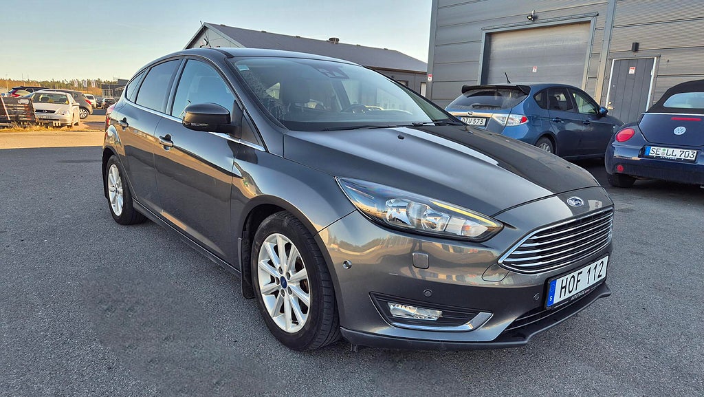 Ford Focus 1.0 EcoBoost Titanium EU6 Ny service GPS 125 hk 