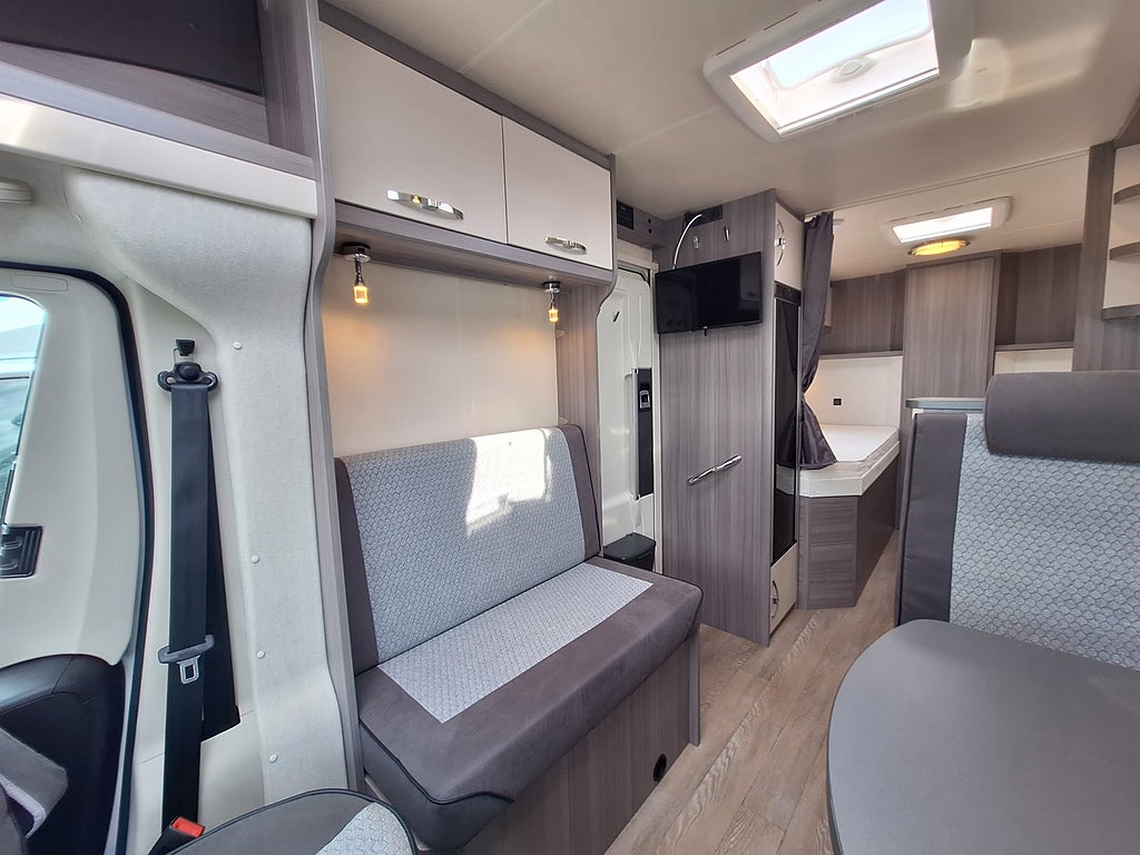 Hobby Optima On Tour T 70 E Långbädd, 1 Ägare