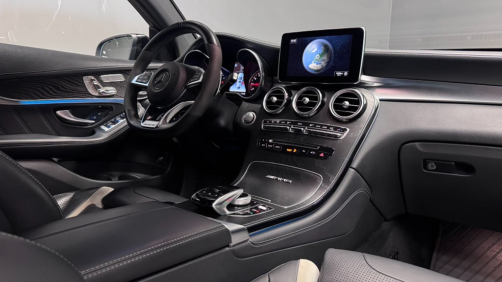Mercedes-Benz GLC63 2019 - miniatyr 10