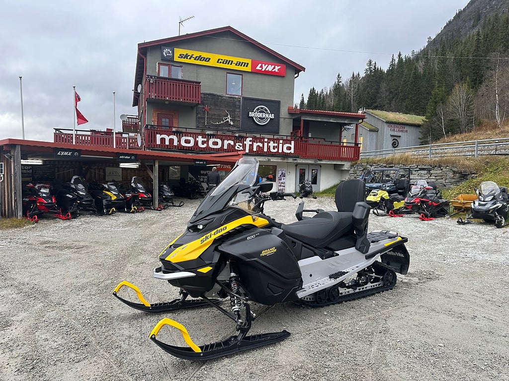 Ski-Doo  Grand Touring Sport 600 ACE -26 
