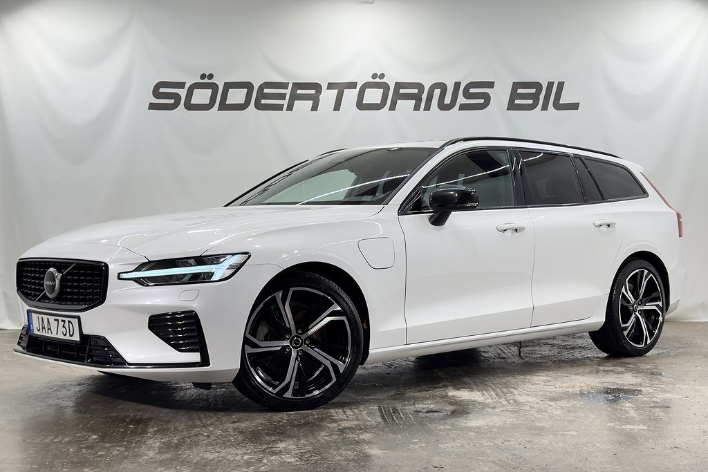 Volvo V60 Recharge T6 II AWD  R-Design Ultimate Dark Läder Backkamera Voc