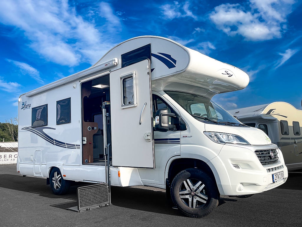 Fiat BluCamp Sky Free Rullstolsanp. Hydr. Stödben 5116kr/mån.