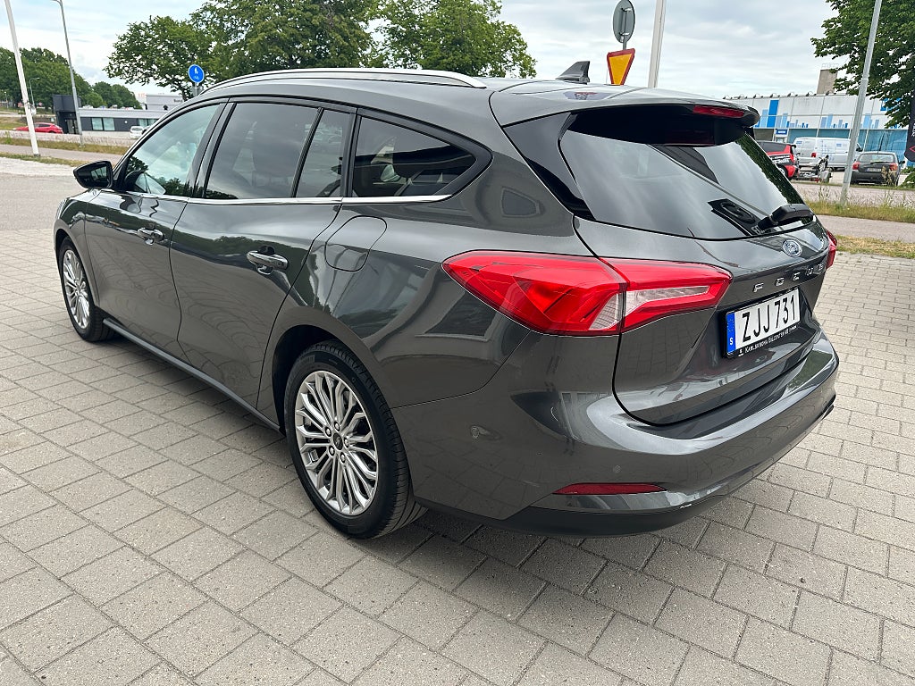Ford Focus Kombi 1.0 EcoBoost Titanium Launch