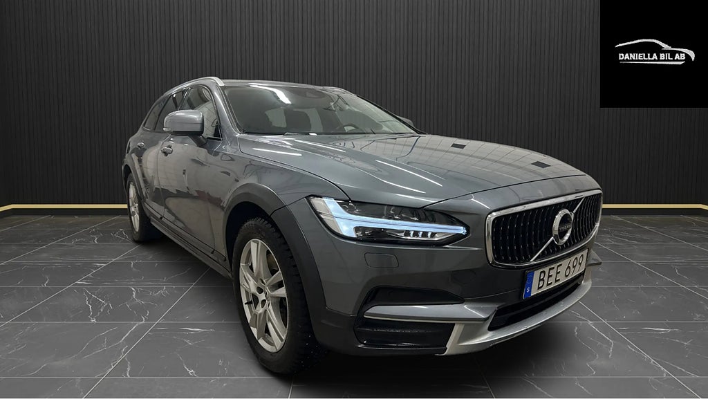 Volvo V90 Cross Country D4 AWD GEARTRONIC MOMENTUM 190HK SVENSKSÅLD EURO 6