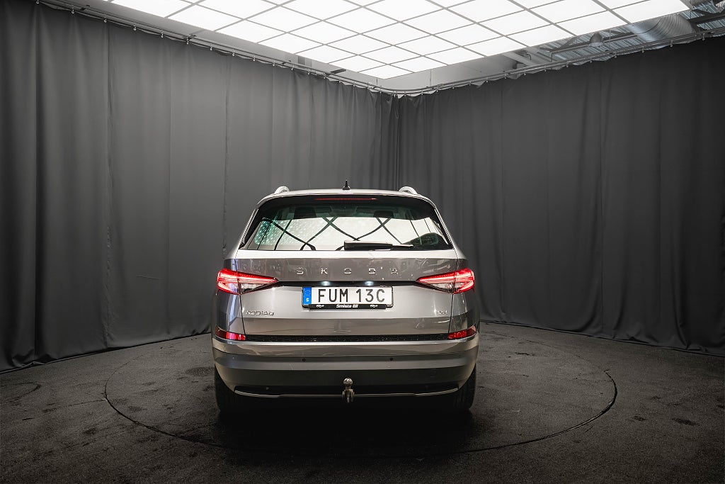 Skoda Kodiaq TDI 7-sits STYLE D-VÄRM LÄDER DRAG KAMERA 1-ÄGARE MOMS