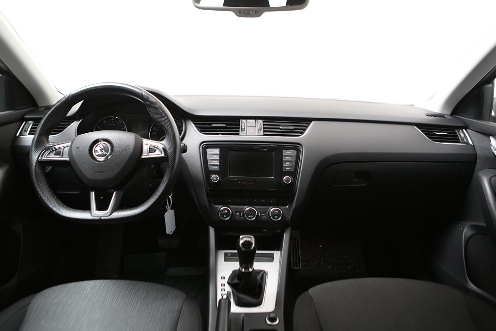 Skoda Octavia 1,2 TSI Elegance Kombi Aut Motorvärmare 2015