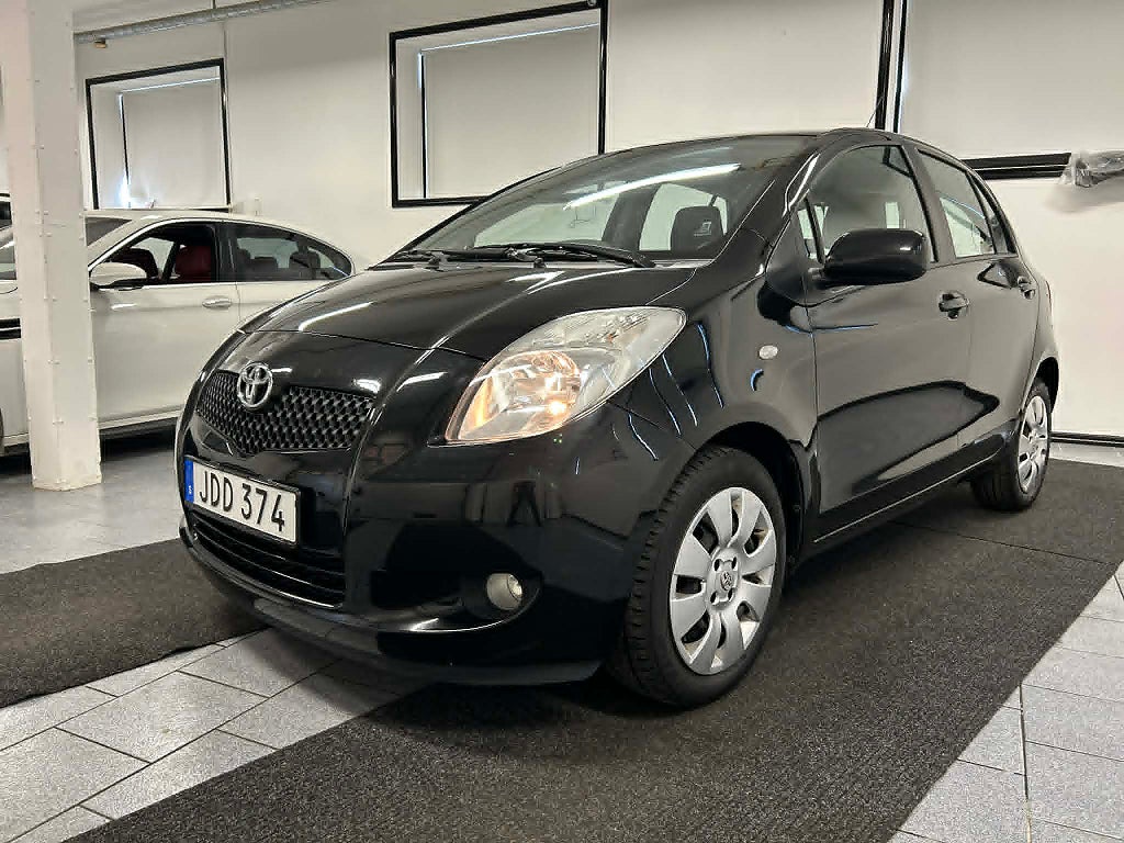 Toyota Yaris 5-dörrar 1.3 VVT-i 87 hk Nybesiktigad 26-05-26