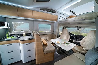 Husbil-alkov Adria CORAL XL 660 SL 5 av 6
