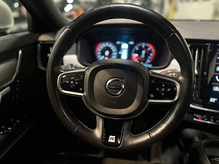 Volvo S90 D5 AWD R-Design Drag Pano Kamera Dvärm GPS VoC SoV