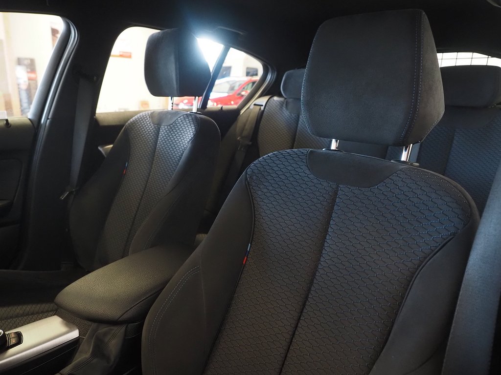 BMW 118 d xDrive 150hk M Sport Motorvärmare P-Sensorer 2017