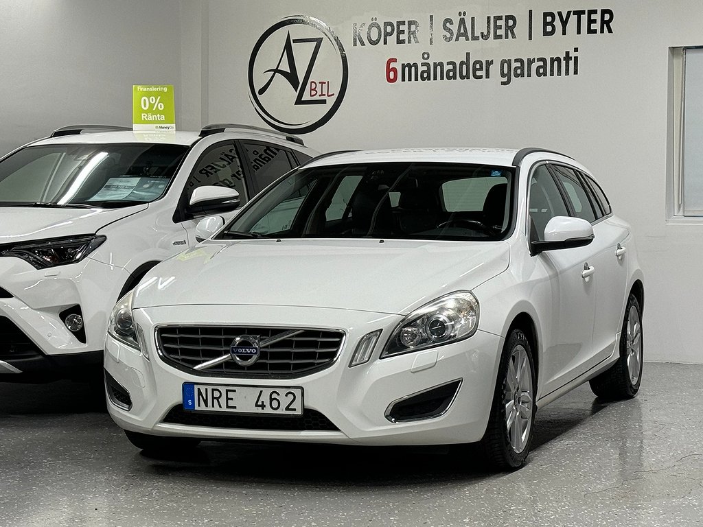 Volvo V60 D4 Momentum SKINN KLÄDSEL DRAG NY KAMREM&SERVICE