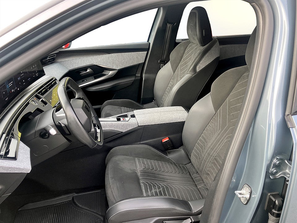 Bild på Peugeot 5008 GT Hybrid 145hk Aut 7-SITS B-KAMERA CARPLAY