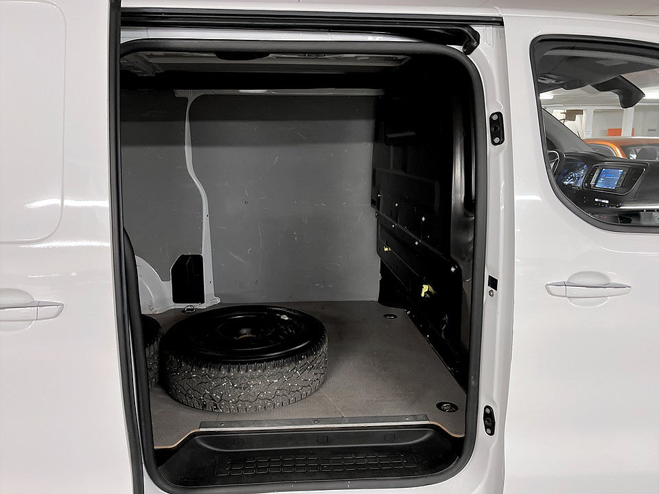 Bild på Peugeot Expert PRO+ 2.0 BHDi 145hk Aut L3 B-KAMERA DRAG