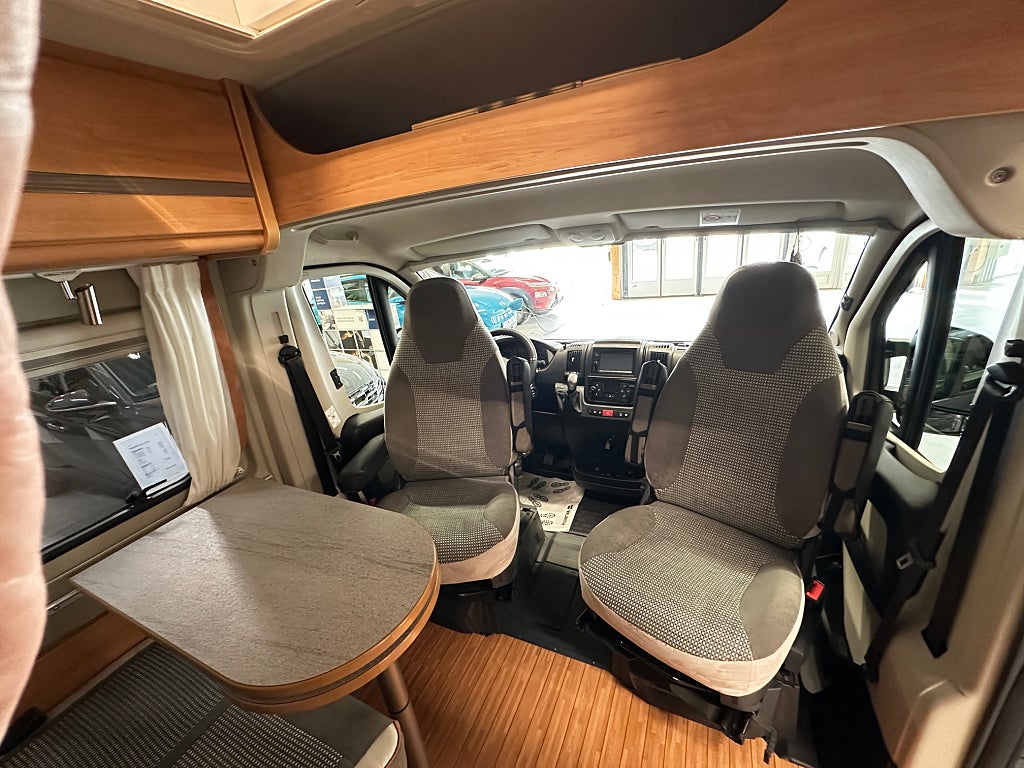 Pössl Roadstar 600 L,  Långbädd, 5.99 m , Automat thumbnail