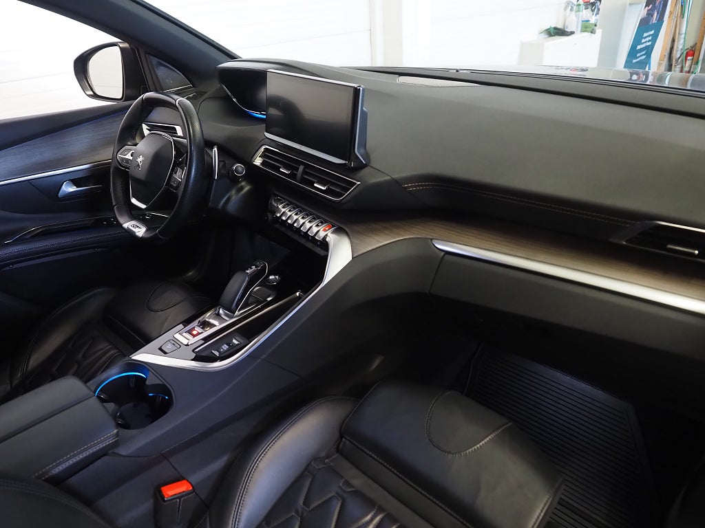 Peugeot 3008 HYBRID4 300 EAT GT | Pano | Drag | Kamera | GPS | Skinn