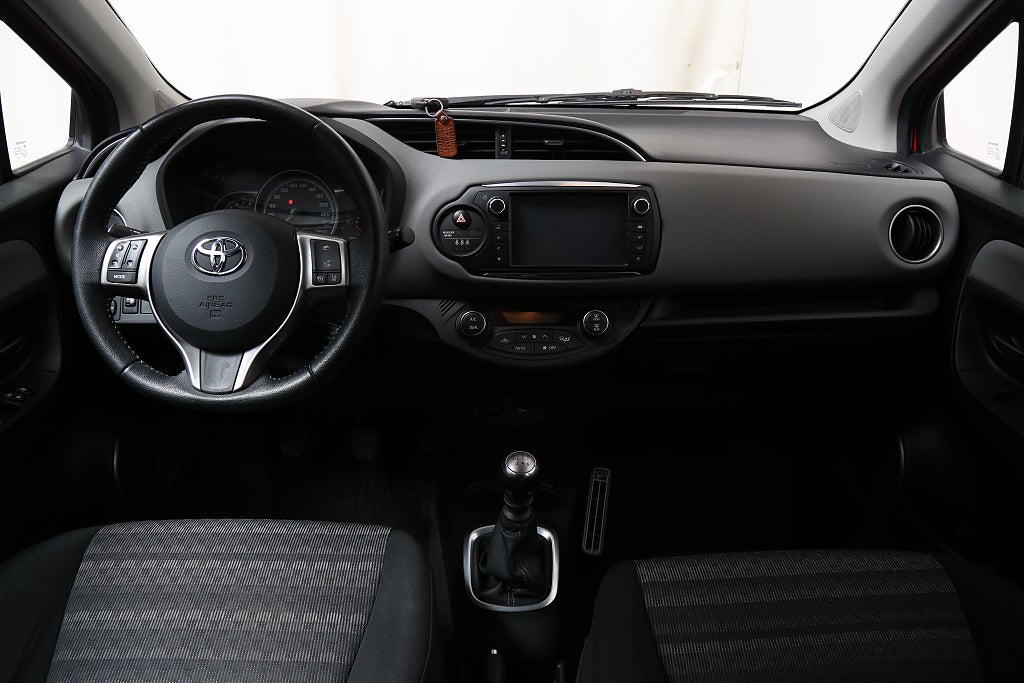 Toyota Yaris 1,33 Dual VVT-i Active 5D Motorv Comfortpaket 2017