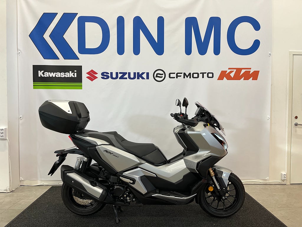 Honda 350 ADV "Endast 400mil, Nyservad, Garanti"