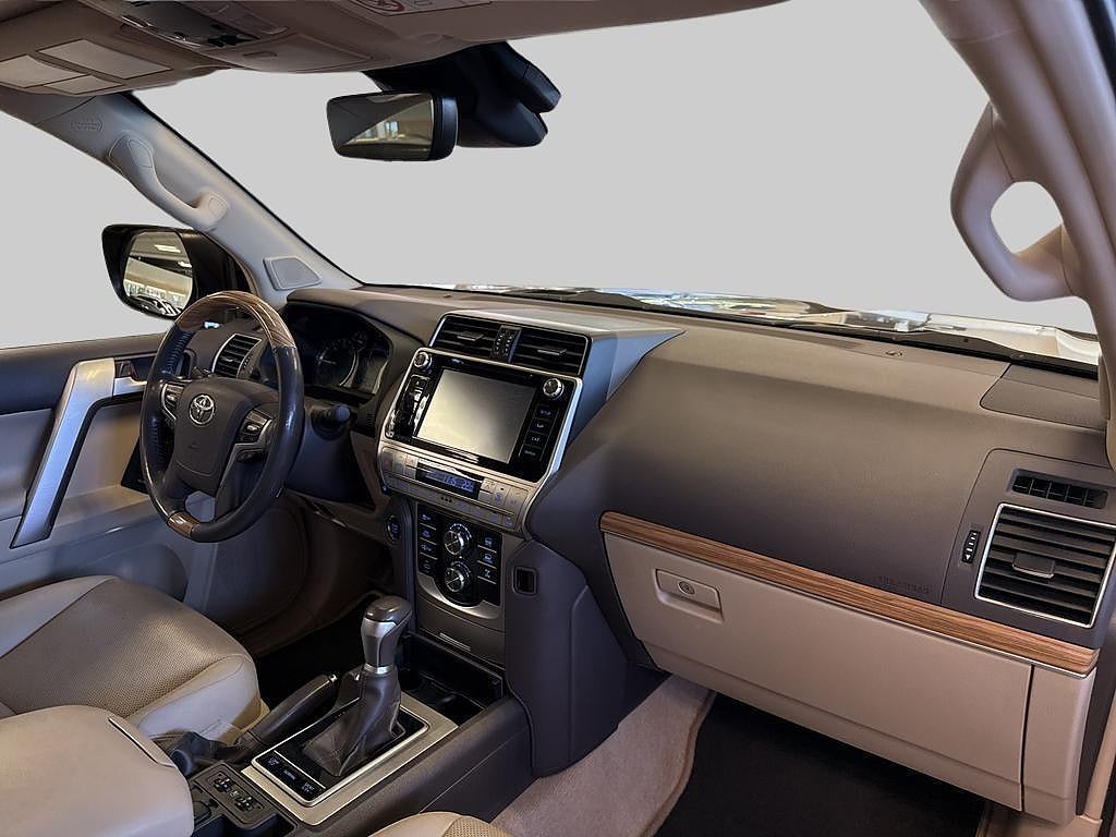 Toyota Land Cruiser 2020 - miniatyr 6