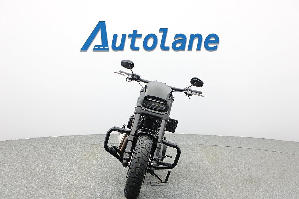 Harley-Davidson Fat Bob 114 *Vance & Hines Pakethållare