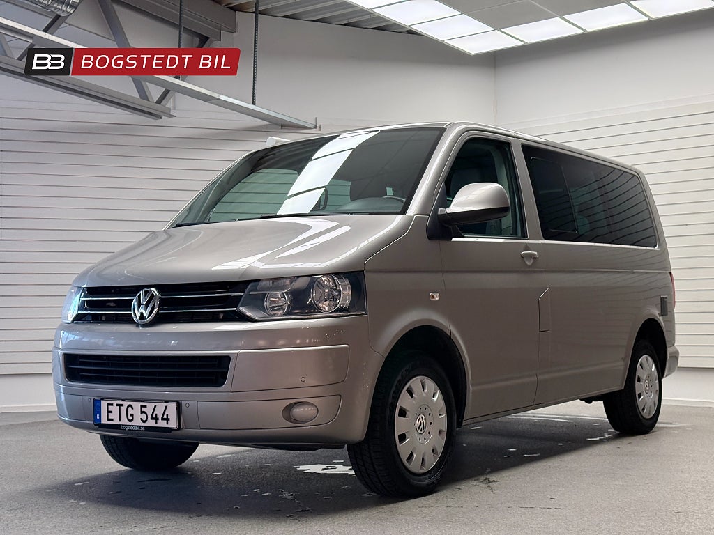 Volkswagen Caravelle 2.0 TDI 140hk Comfortline |Drag|8-sits|Värmare|Nyserva