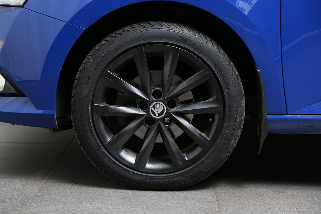 Skoda Fabia 1,0 TSI 95hk Style 5D Komfortpaket Colorconcept 2021